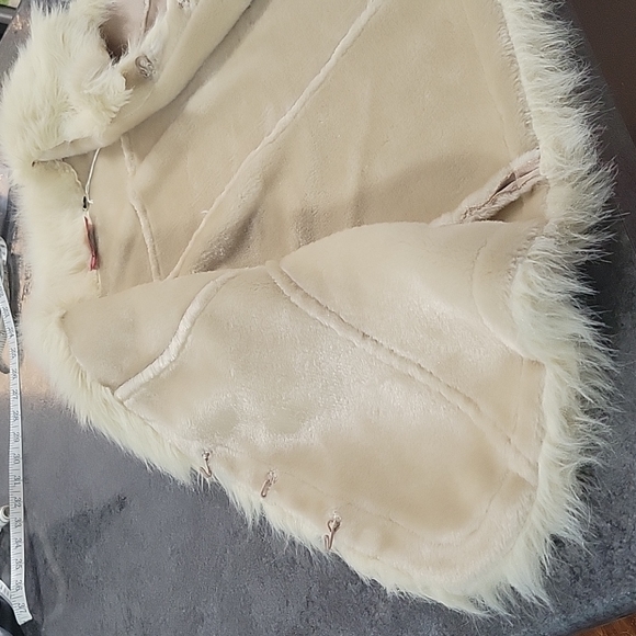 EUC - Carina Bone Suede Vest with Cream Fur Accents, Size L - Picture 11 of 13